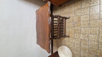 Vielle table basse en bon état, Antiquités & Art, Enlèvement