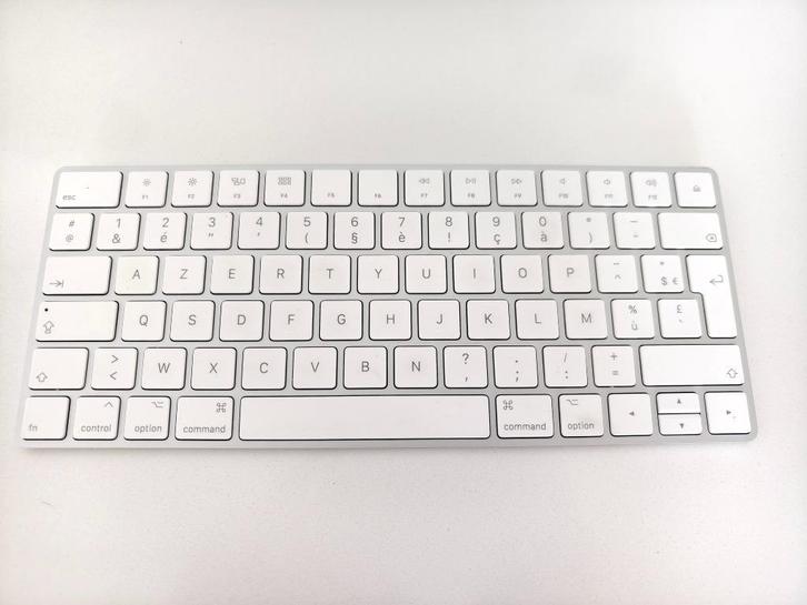 Apple magic 2 azerty draadloos toetsenbord (nieuwstaat), Computers en Software, Toetsenborden, Zo goed als nieuw, Azerty, Draadloos