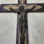 kruisbeeld en beeldje, Antiek en Kunst, Antiek | Religieuze voorwerpen, Ophalen