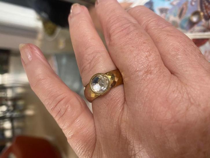 Ring melano, Handtassen en Accessoires, Ringen, Zo goed als nieuw, Dame, 18 tot 19, Goud, Overige materialen, Met parel, Met kristal