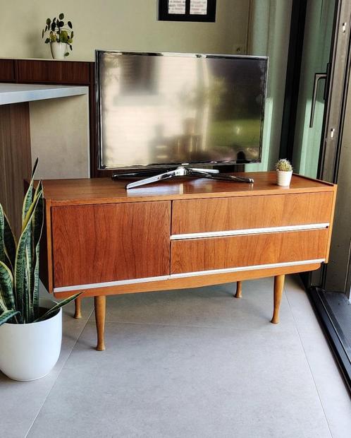 Prachtig vintage teakhouten TV-meubel, Huis en Inrichting, Kasten |Televisiemeubels, Zo goed als nieuw, Teakhout, Ophalen of Verzenden