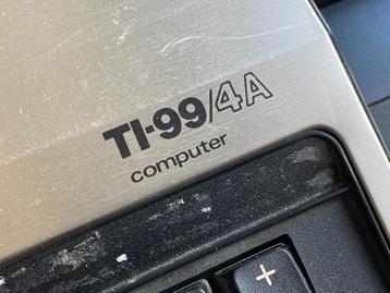 Ordinateur Texas Instruments TI-99/4A (TI 99, TI-99)