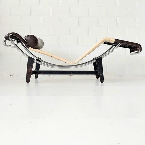 Wohnbedarf 50s Le corbusier perriand jeanneret chaise longue, Antiquités & Art, Antiquités | Meubles | Chaises & Canapés, Enlèvement ou Envoi