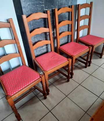 Houten stoelen 