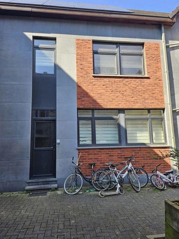 Maison te koop in Anderlecht, 4 slpks beschikbaar voor biedingen
