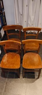 Chaises de café., Enlèvement
