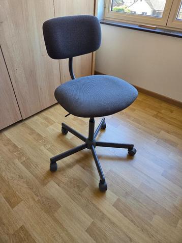 bureaustoel beschikbaar voor biedingen