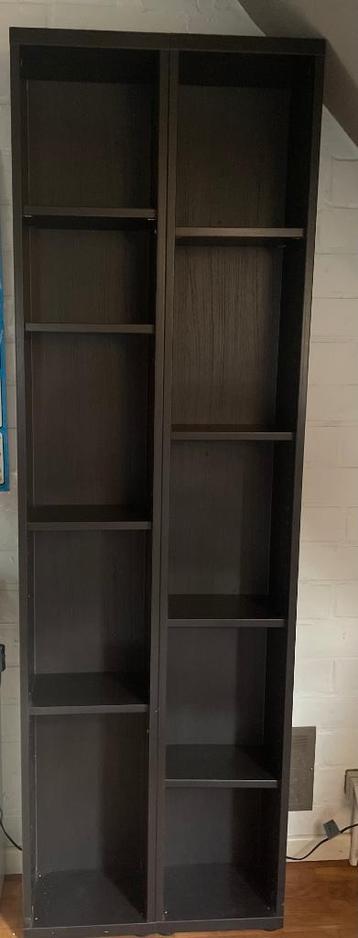 Dvd / Boekenkast beschikbaar voor biedingen