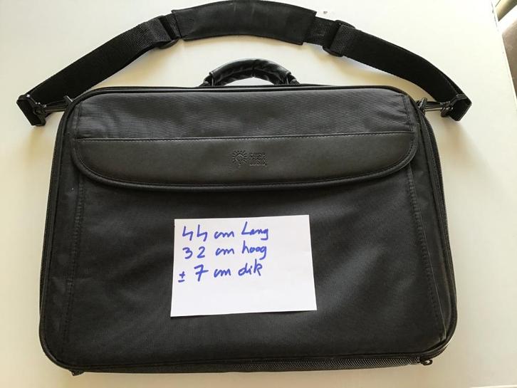 nieuwe laptoptas van 44 cm lang, Computers en Software, Laptoptassen, Nieuw, Ophalen of Verzenden