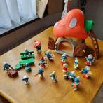 Smurfenhuisje met 17 smurfen, Ophalen of Verzenden, Zo goed als nieuw