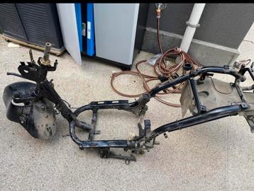 Sym fiddle 2 frame inclusief deel 1 en deel 2 beschikbaar voor biedingen