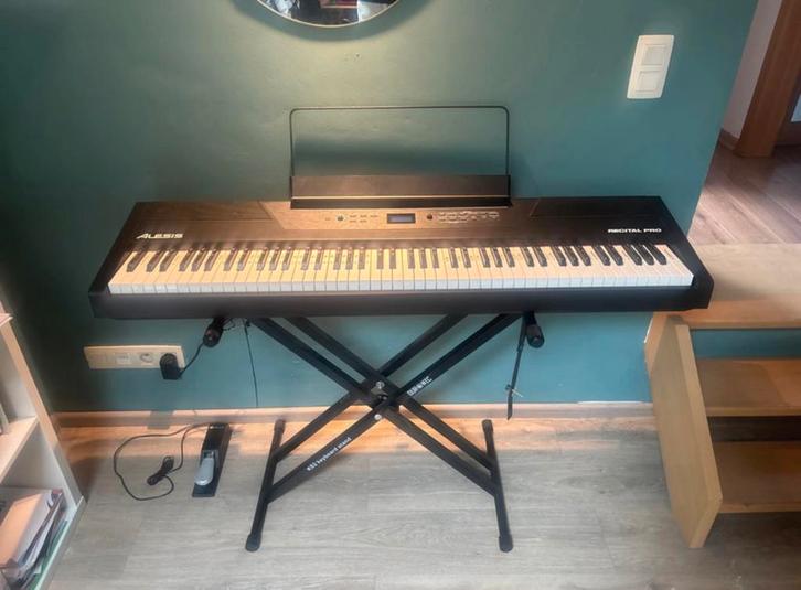 Clavier numerique alesis pro 88 touches, Muziek en Instrumenten, Piano's, Zo goed als nieuw, Piano, Zwart, Ophalen