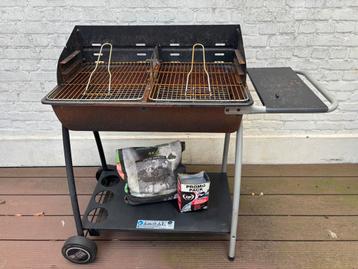 BBQ + 1kg houtskool & aanmaakblokjes beschikbaar voor biedingen