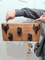 Porte-manteau en bois. Ce support mural est fabriqué en h de, Maison & Meubles, Enlèvement ou Envoi, Comme neuf, Bois