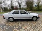 Mercedes 190 2.5D oldtimer auto bouwjaar 1986 airco, Auto's, 4 deurs, Wit, Bedrijf, Blauw