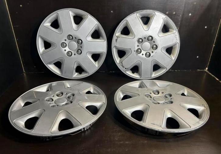 4 universele 15" wieldoppen tegen onklopbare prijzen 6€/4, Auto diversen, Wieldoppen, Gebruikt, Ophalen of Verzenden