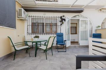Verzorgde benedenwoning in Torrevieja beschikbaar voor biedingen