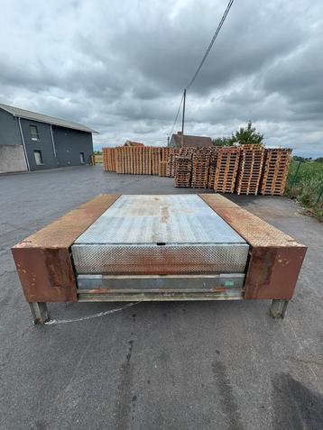 Laadbrug Laadklep beschikbaar voor biedingen