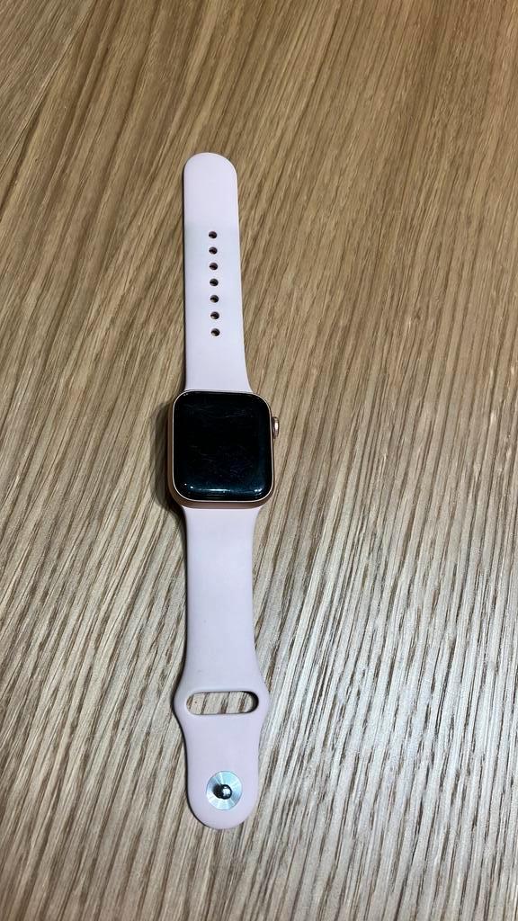 Apple watch SE 2021 met 4G, Handtassen en Accessoires, Smartwatches, Gebruikt, Ophalen