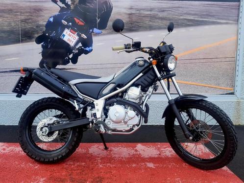 YAMAHA XG 250 TRICKER Garantie 1 ou 2 ans MOTOSD, Motos, Motos | Yamaha, Entreprise, Naked bike, 12 à 35 kW, 1 cylindre, Enlèvement