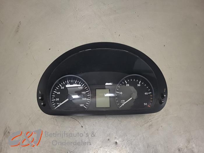 Compteur kilométrique KM d'un Mercedes Sprinter, Autos : Pièces & Accessoires, Tableau de bord & Interrupteurs, Mercedes-Benz