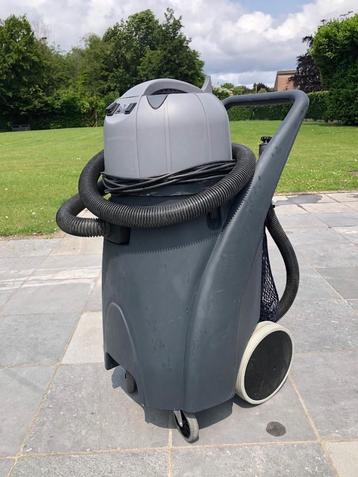 Professionele Water/Stofzuiger 1800W ! beschikbaar voor biedingen