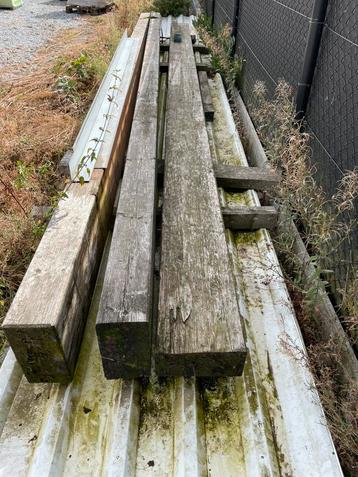 Houten spanten beschikbaar voor biedingen