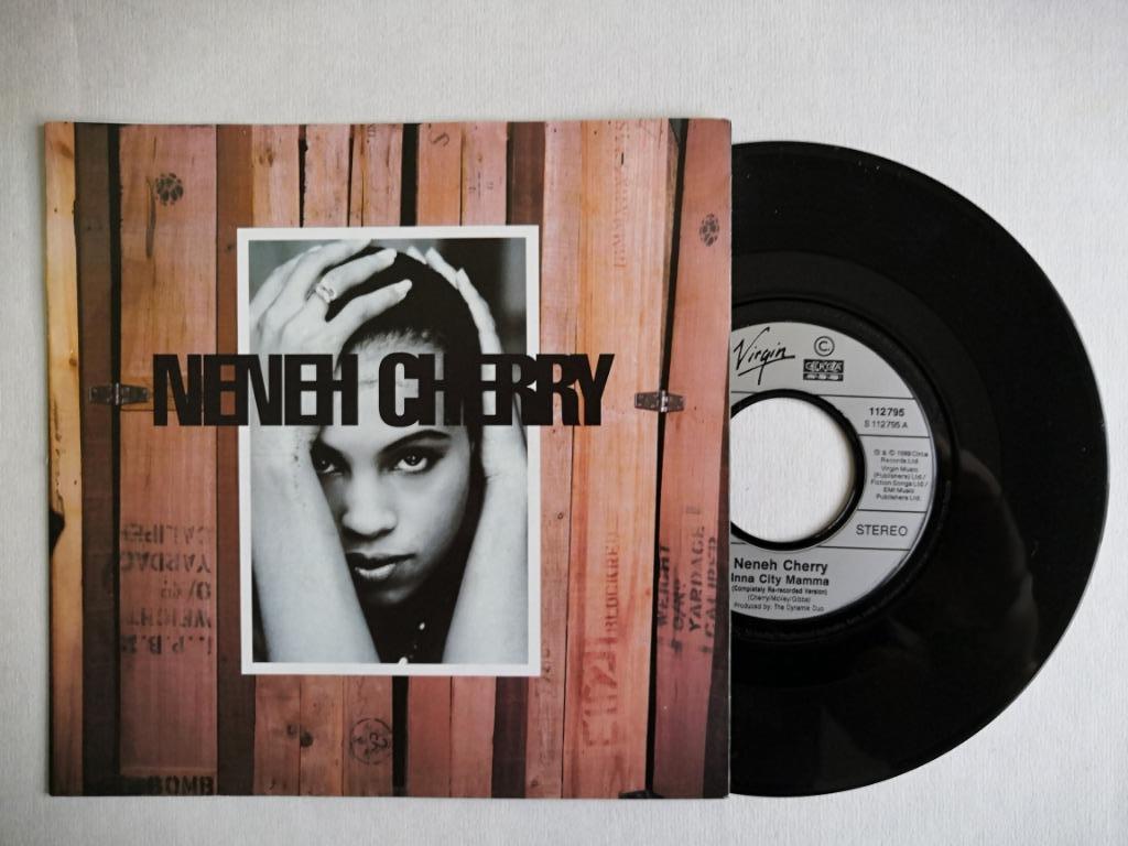 NENEH CHERRY - Inna city mamma (45t), CD & DVD, Vinyles Singles, Comme neuf, Single, Hip-hop et Rap, 7 pouces, Enlèvement ou Envoi