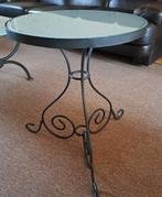 Bijzettafeltje : onderstel in smeedijzer,  blad in glas, Huis en Inrichting, Ophalen, Zo goed als nieuw, Glas