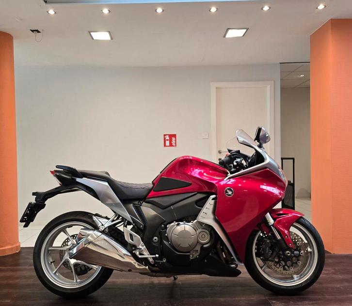Honda VFR1200F**2010**34.975km**Garantie, Motos, Motos | Honda, Entreprise, Tourisme, plus de 35 kW, Enlèvement