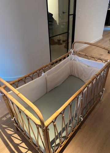 Babybed beschikbaar voor biedingen