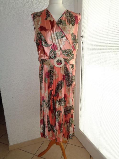 Robe longue Imprimée Brillante plisser T. 54/56, Kleding | Dames, Jurken, Gedragen, Maat 46/48 (XL) of groter, Roze, Ophalen of Verzenden