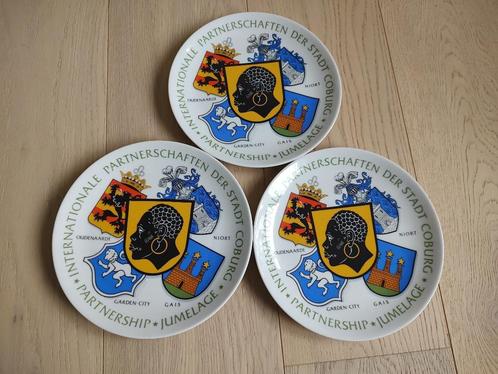 3 herdenkingsborden verbroedering Coburg Oudenaarde, Verzamelen, Porselein, Kristal en Bestek, Nieuw, Bord of Schaal, Porselein