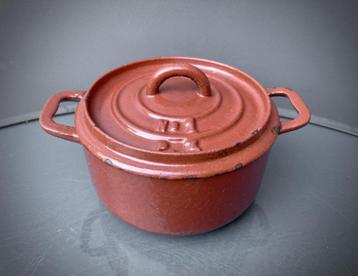 Oude geëmailleerde gietijzeren braadpan n 1 - P.3 - object  beschikbaar voor biedingen