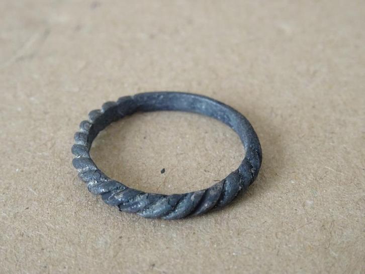 Bodemvondst 3e eeuw Romeinse zilveren ring Romeinse tijd, Antiek en Kunst, Antiek | Zilver en Goud, Zilver, Ophalen of Verzenden