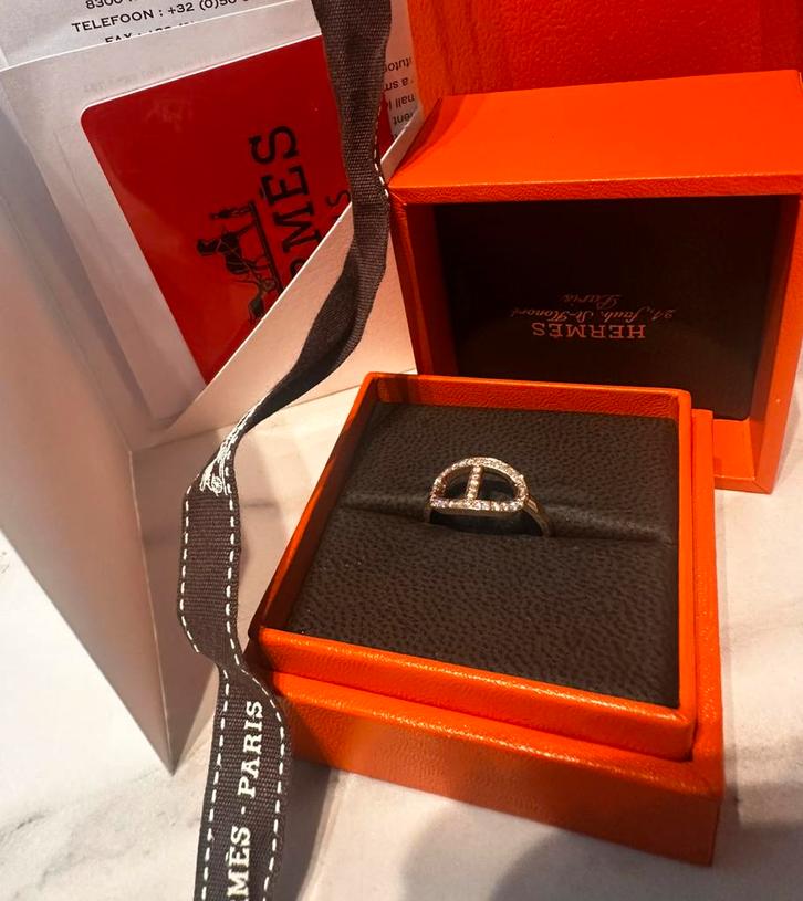 Ring Hermès 17,7 compleet model Contour pavé, Handtassen en Accessoires, Ringen, Nieuw, Dame, 18 tot 19, Goud, Goud, Met edelsteen