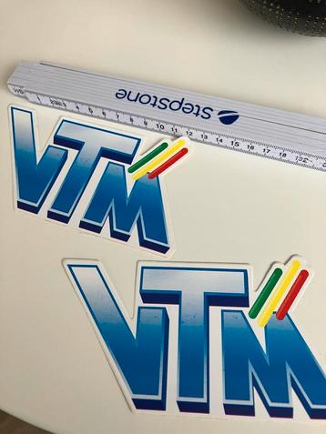 2 stickers VTM beschikbaar voor biedingen
