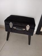 Koffertje velvet met poten, Huis en Inrichting, Tafels | Bijzettafels, Ophalen