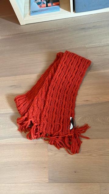Skunkfunk sjaal warm rood/oranje, nieuwstaat