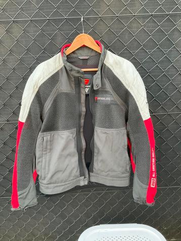 Dainese doorwaaivest maat 54 grijs / rood beschikbaar voor biedingen