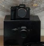 Sony A7 IV (doos, FNAC-factuur en garantie 04/2028), Audio, Tv en Foto, Fotocamera's Digitaal, Ophalen, Zo goed als nieuw, Sony