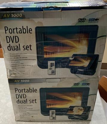 2 X Portable DVD Dual Set AV1000  voor de AUTO beschikbaar voor biedingen