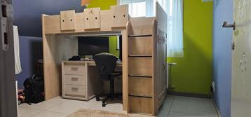 massief houten stapelbed.
Zonder bureau.
Niet veel gebruikt. beschikbaar voor biedingen