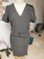 Mooie geklede grijze jurk van Talking French, Kleding | Dames, Ophalen of Verzenden, Zo goed als nieuw, Maat 42/44 (L)