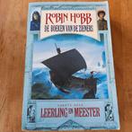 Robin Hobb - Leerling en Meester - De boeken van de zieners, Ophalen of Verzenden, Gelezen