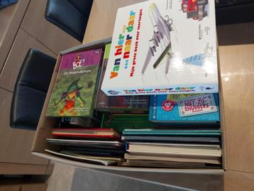 Allerlei leesboeken + strips beschikbaar voor biedingen