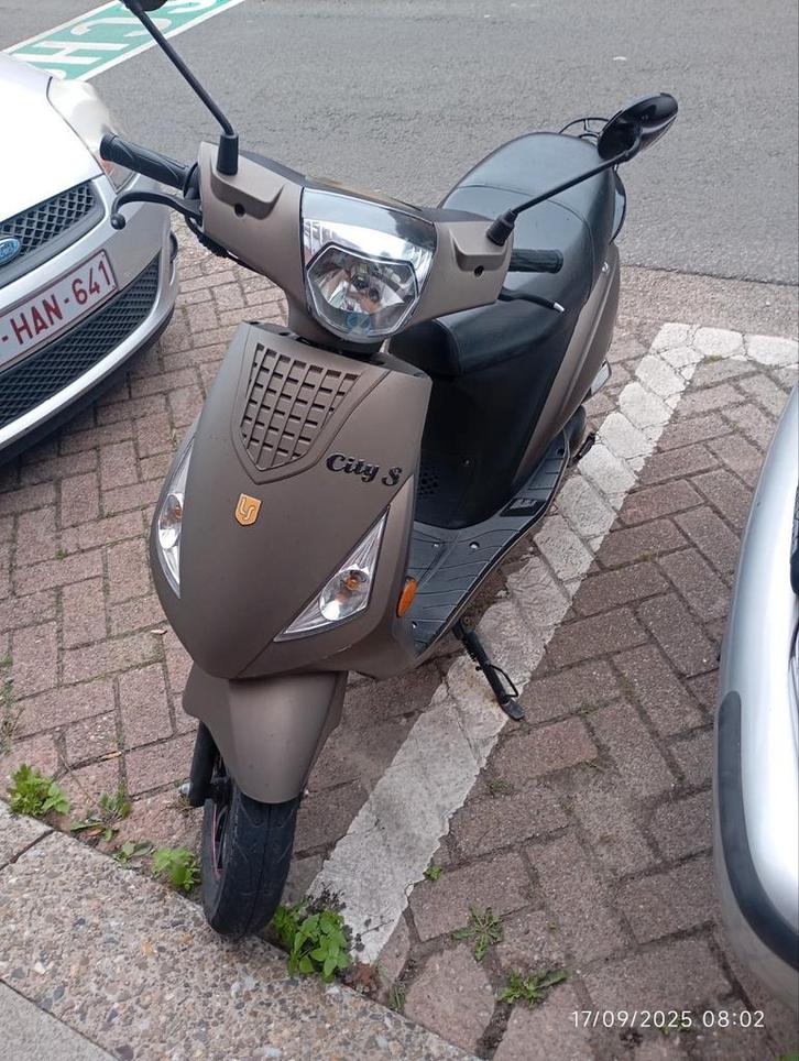Scooter A classe max Speed 34, Fietsen en Brommers, Brommerhelmen, Ophalen of Verzenden