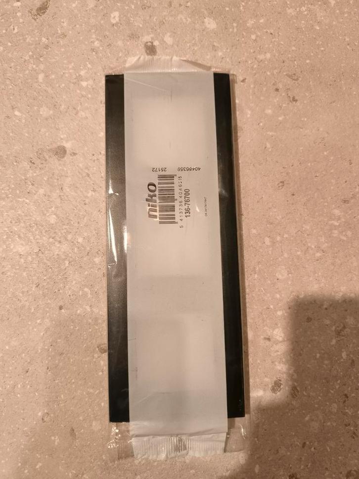 Plaque de recouvrement Niko 136-76100 et 136-76700 noir mat, Bricolage & Construction, Électricité & Câbles, Neuf, Enlèvement ou Envoi