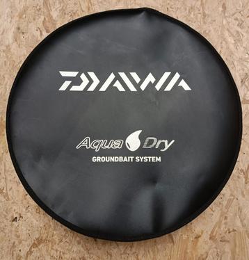 Nieuwe daiwa grondvoer systeem emmer beschikbaar voor biedingen