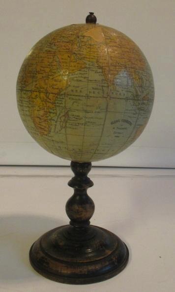 superklein antiek wereldbolletje globe Thomas Paris 152, Antiek en Kunst, Curiosa en Brocante, Verzenden